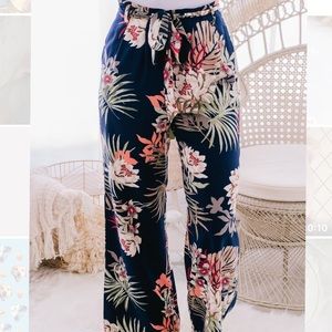 NWT NEVER BEEN WARN floral flowy pants
